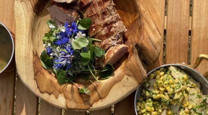 GRISEMØRBRAD MED MAJS OG SOVS PÅ ÆBLE OG ØL